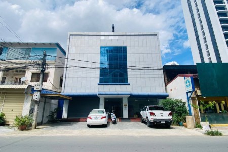 Building for Rent in Boeung Trabek