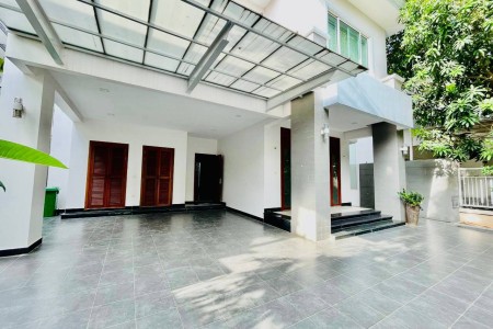 modern style villa for rent in tonle bassac