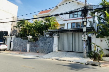 Villa for Rent in Daun Penh Area