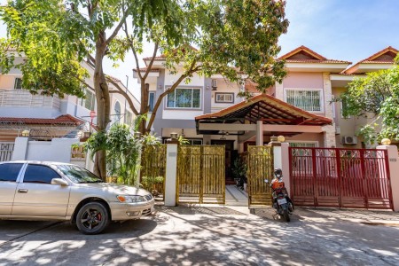 Cozy Villa for Rent in Tonle Bassac