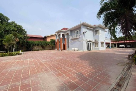 Comfortable Villa For Rent