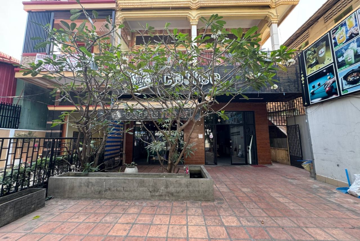 Ground Floor Space For Rent In Boeung Trabek