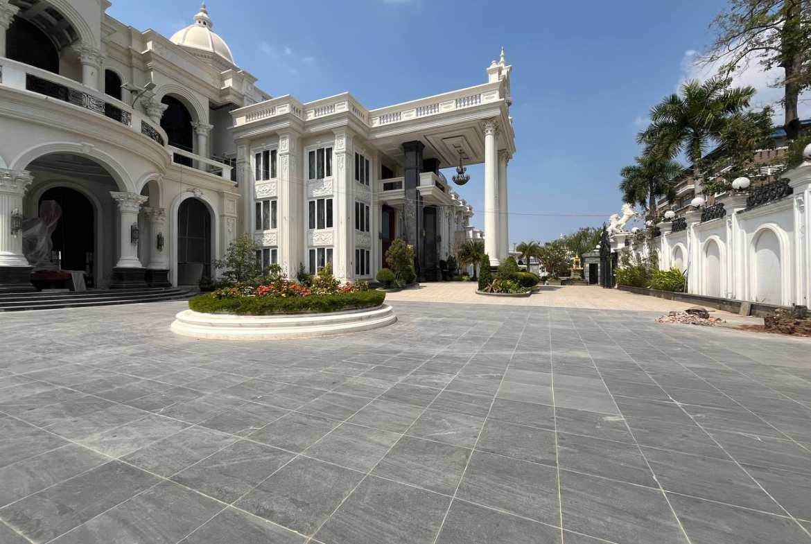 Luxurious Villa For Rent