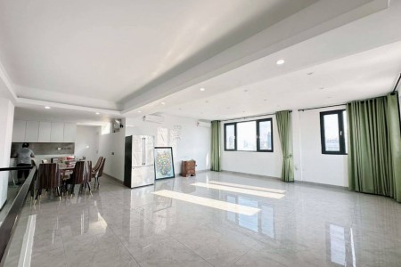 Penthouse Unit For Rent Near Eden Garden