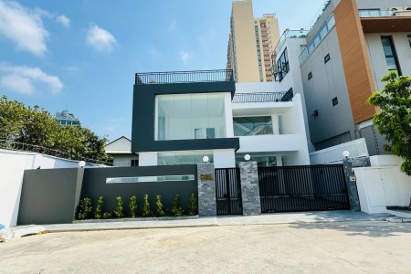 Nice Design Villa For Rent