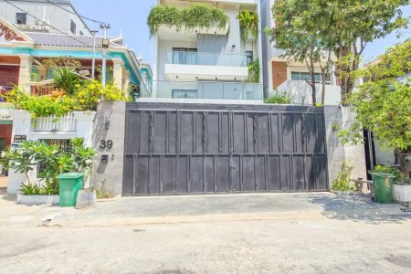 Modern Villa For Sale In Tuol Kork