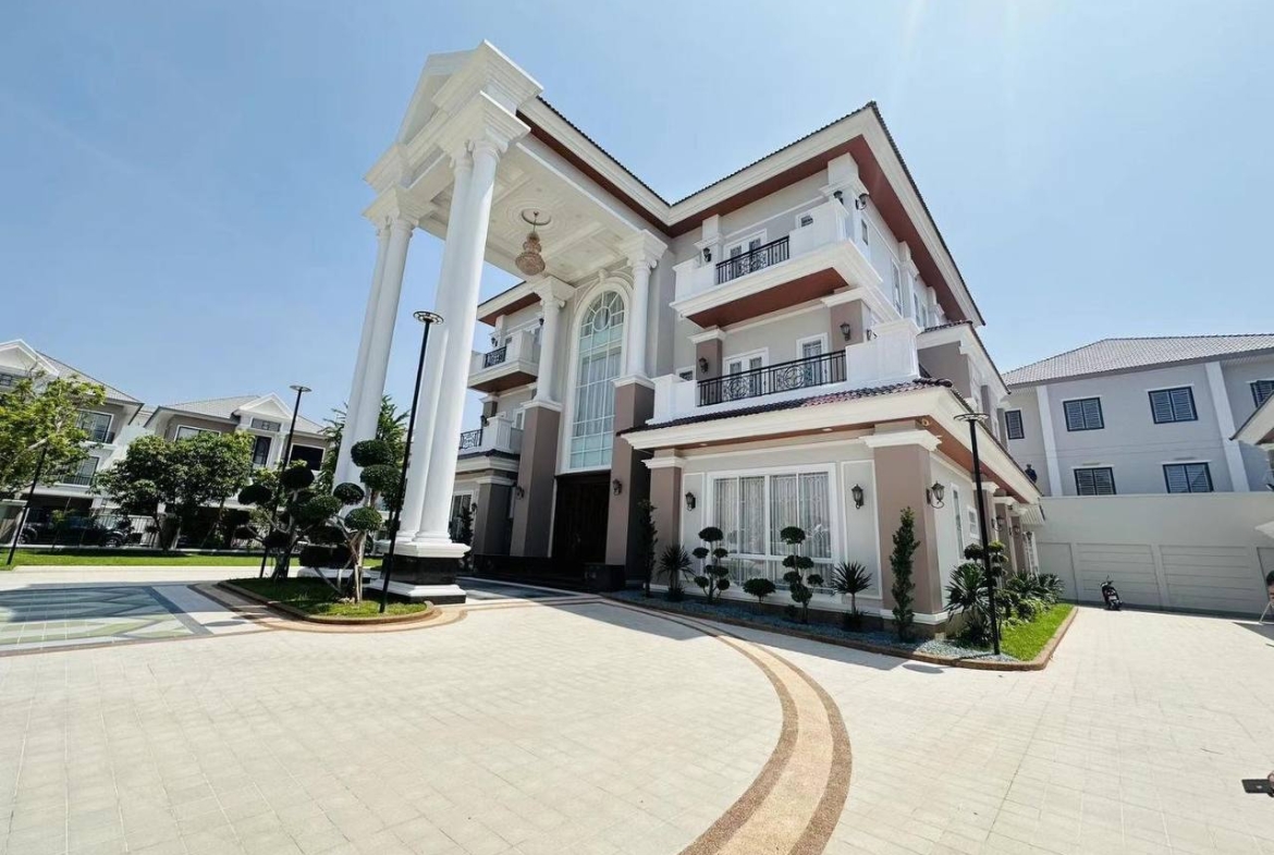 Newly king villa for sale