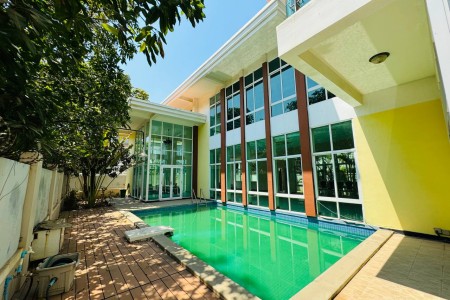 spacious villa for rent