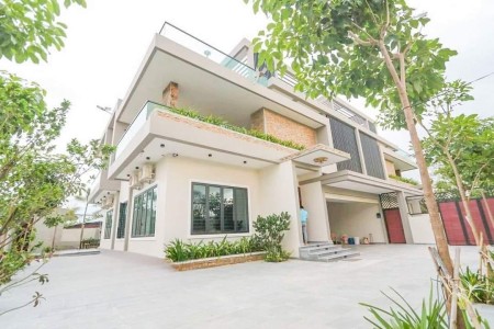 Villa For Sale In Takhmao City