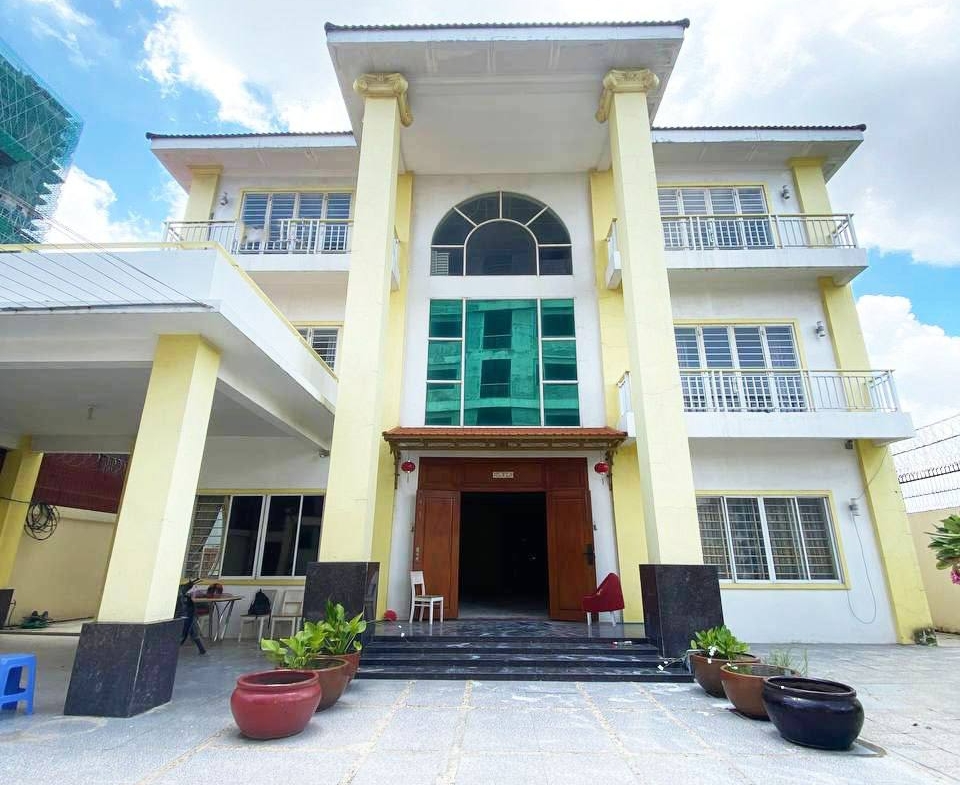 Villa For Rent and Sale In Sen Sok