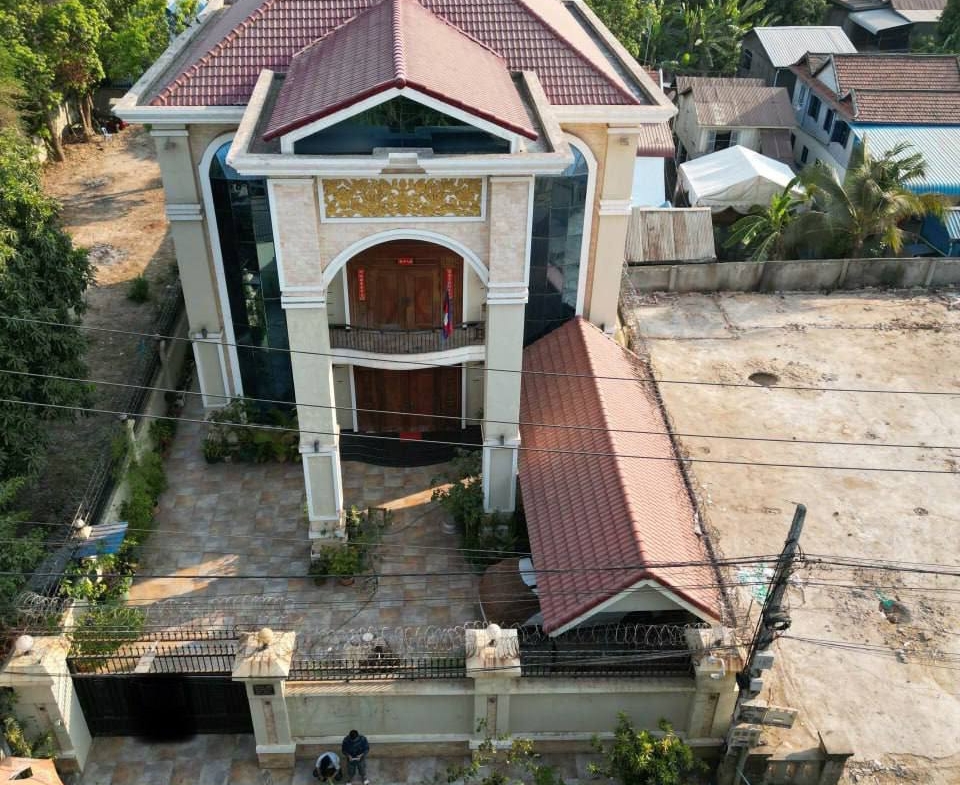 villa for sale in koh norea