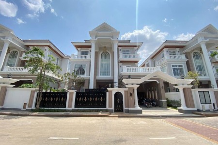 Very Nice Queen Villa For Rent In Borey Peng Huoth