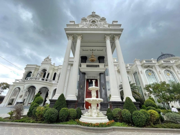luxury villa for sale in Chbar Ampov