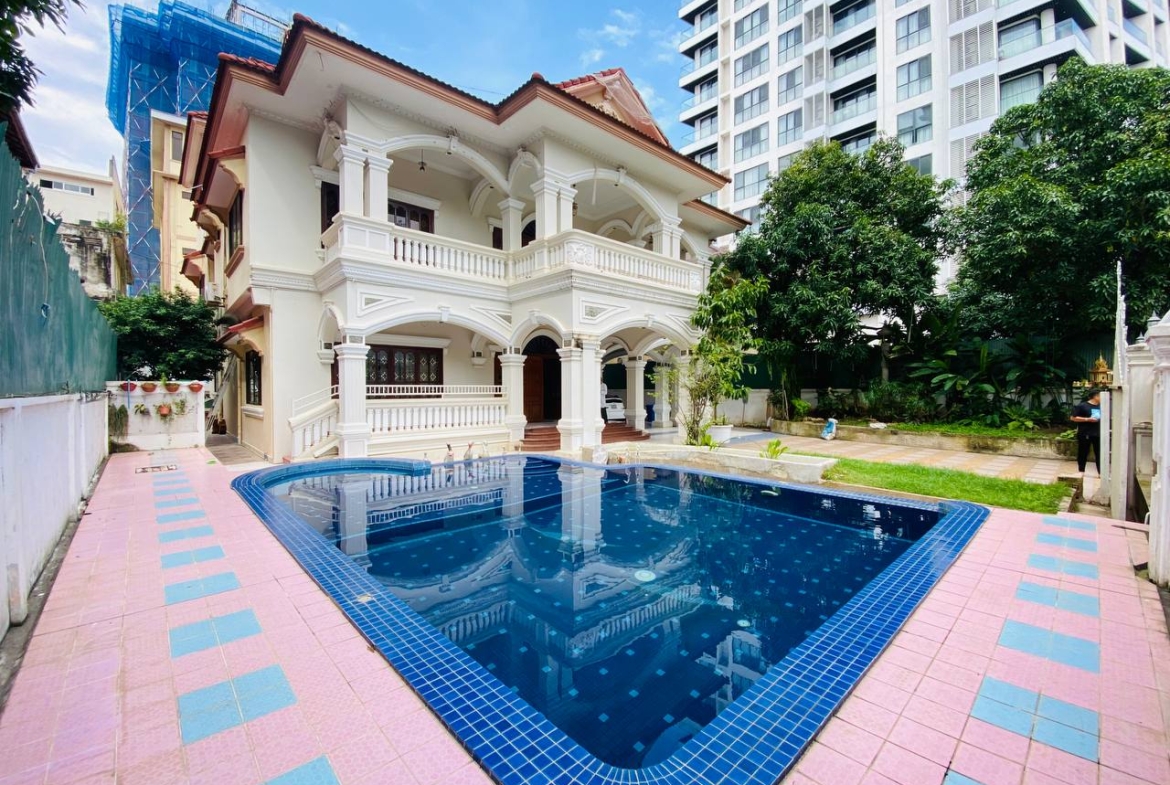 Pool villa for rent in tonle bassac, khan chamkamorn