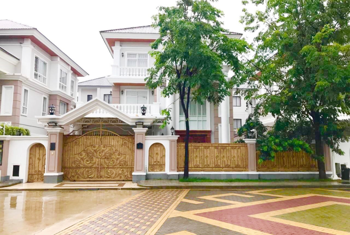 prince villa for rent in borey peng huoth boeung snoa