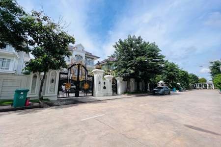 Queen Villa Rental in Borey Peng Huoth 60M