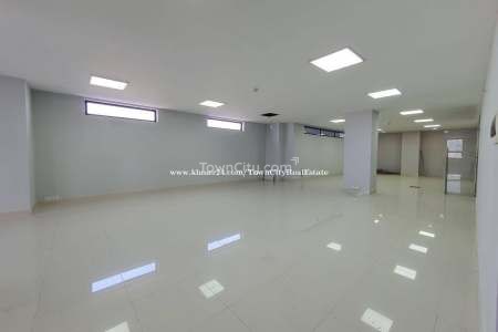 Commercial Office for Rent on Monireth Boulevard