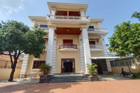 Single Villa for rent in tuol kork area