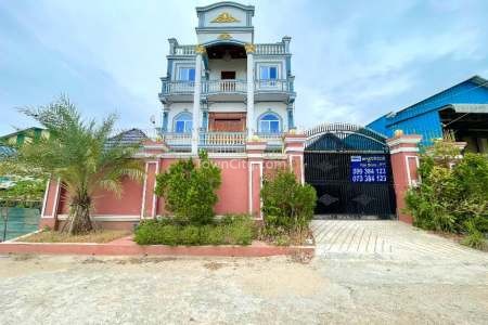 Villa For Sale Urgently In Khan Dangkor