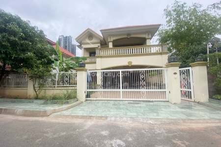 Villa 04 Bedroom For Rent In Borey Sunway