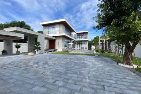 big modern pool villa for sale near national road no. 1, prek eng, chbar ampov