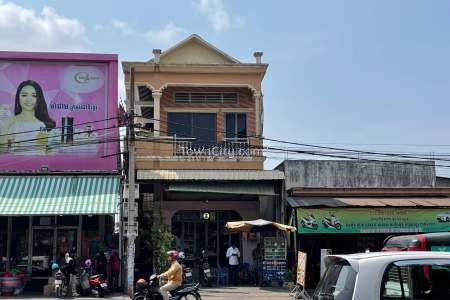 Commercial Flat for Sale along street 271