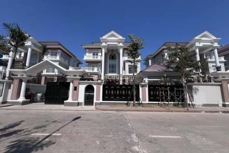 Swimming Pool Villa for Sale in Borey Peng Huoth