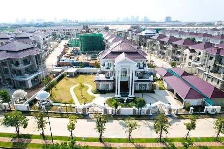King Villa for Sale in Borey Peng Huot