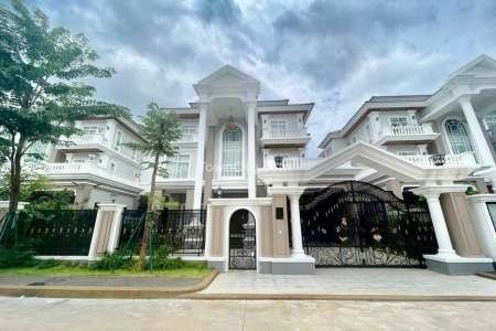 Villa for Rent in Borey Peng Huot