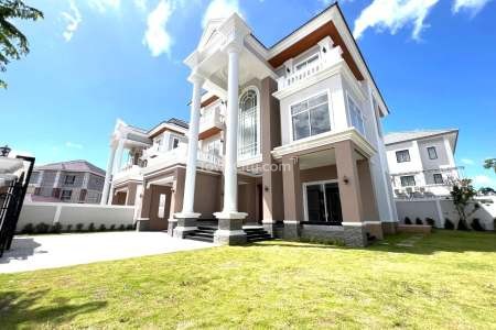 Villa for Sale at Borey Peng Huoth