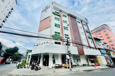 Corner Building for Rent in 7 Makara