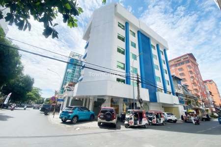 Corner Building for Rent in 7 Makara, Phnom Penh, 45 bedrooms, good for business such as hotel, guesthouse, clinic, hospital, and so on
