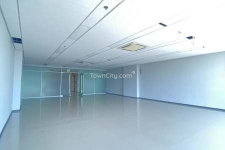 100 Sqm Office Rental in Olympia City
