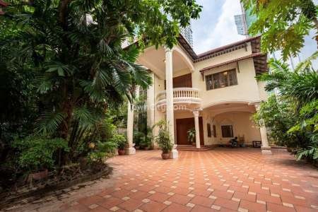 Green & Spacious Villa for Rent in BKK 1