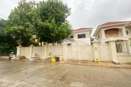 Spacious 05 Bedrooms House for Rent in Chroy Changvar