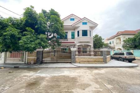 Villa for Rent in Borey Chamkamorn Residence