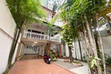 Spacious House for Rent in BKK 1