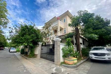 Twin Villa for Rent in Borey Grand Chrouy Changvar