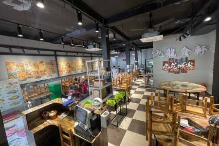 Ground Floor Restaurant for Rent in Daun Penh