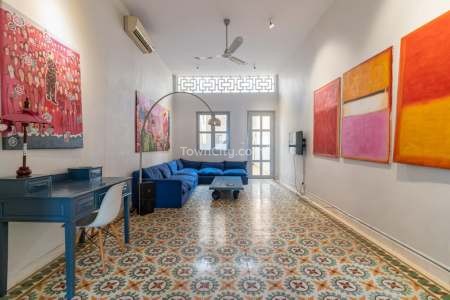 Classic Renovated Apartment near Riverside