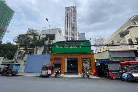 Commercial Shop for Rent in BKK 1