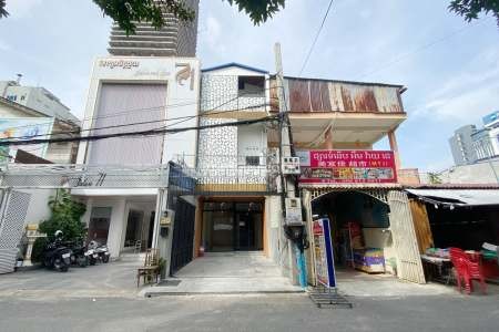 Ground Floor One Bedroom Apartment for Rent in BKK 1, Phnom Penh, Cambodia