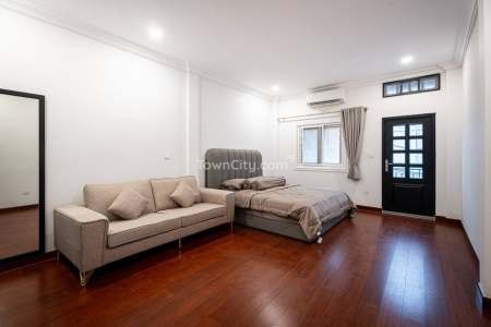 One Bedroom Apartment for Rent in BKK 1 One Bedroom for rent on the second floor, located in boeung keng kang 1