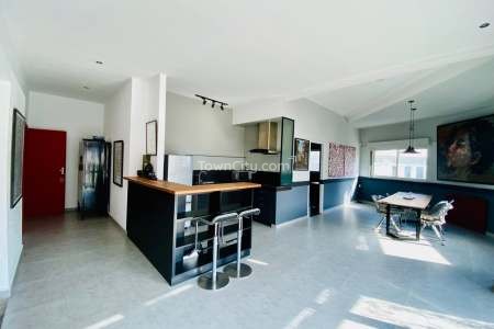 02 Bedrooms Apartment for Rent near Riverside