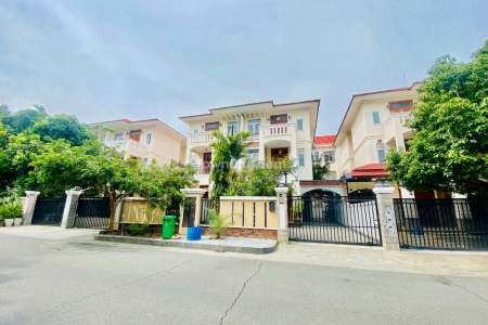 Twin Villa for Rent in Chrouy Changvar