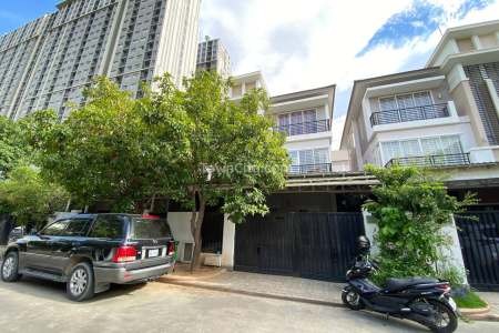 Twin Villa for Rent in Borey Peng Huoth