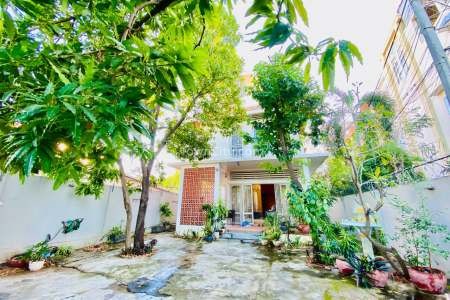 Townhouse for Rent in Boeung Tompun Area