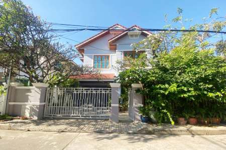Townhouse for Rent in Borey Chamkamorn