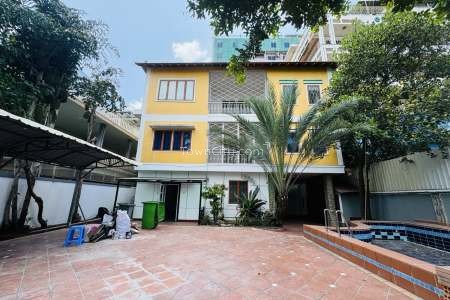 Building with Pool for Rent in Daun Penh