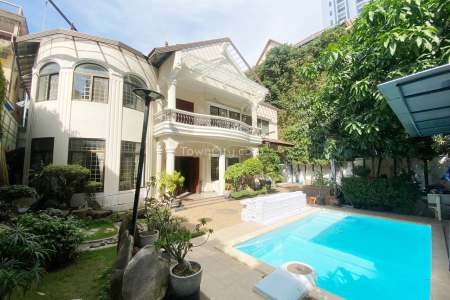 Pool Villa for Rent near BKK 1